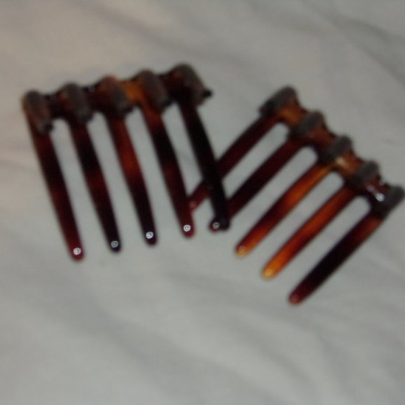 Two Tortoise shell color hair combs - Picture 1 of 1